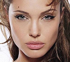 Angelina Jolie make-up / Móda a styl