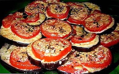 Smażone bakłażany z pomidorami i czosnkiem / Gotowanie